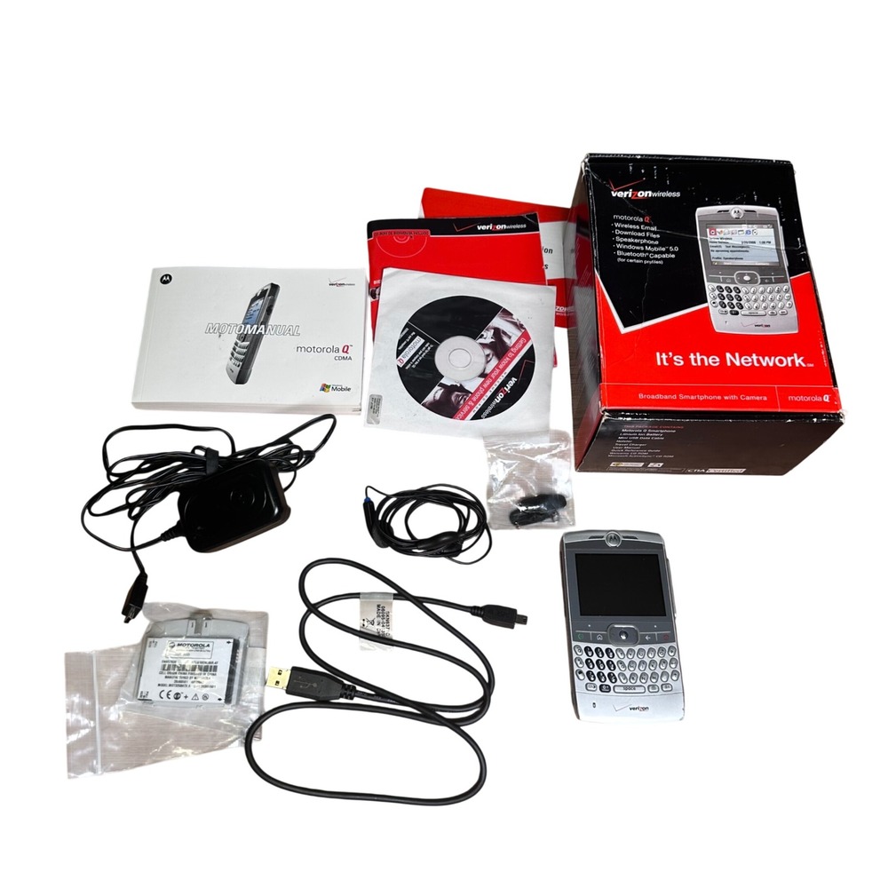 Motorola Q Verizon Wireless Smartphone Silver Windows Mobile 5.0 Boxed Bundle